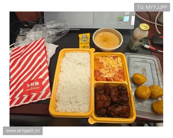 庞伟家里厨房比我整套房还大，刷到这图我连外卖都不好意思点了